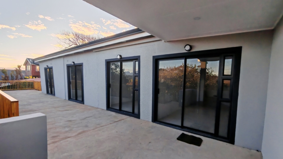 5 Bedroom Property for Sale in Fraaiuitsig Western Cape